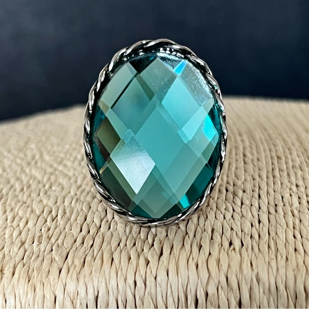 LARGE CRYSTAL STONE IN A TEAL COLOR SILVER-PLATED OVAL SHAPE ADJUSTABLE RING